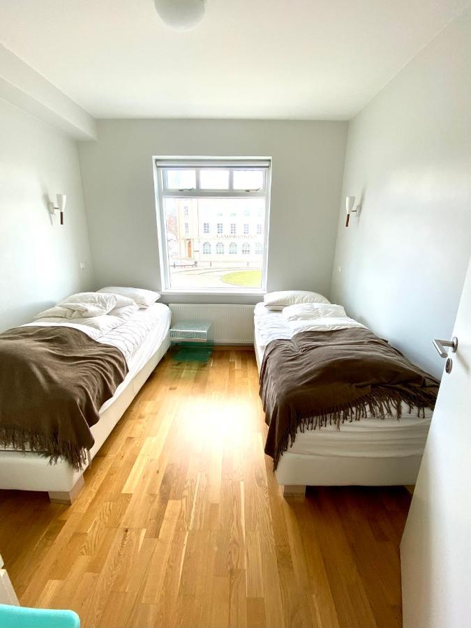Day Dream Townhall Square Apartments Акурейри Экстерьер фото